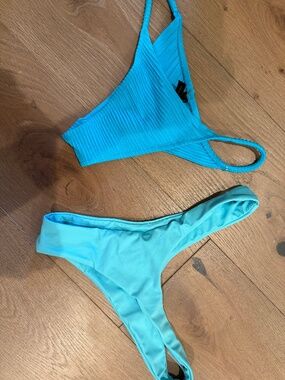 Lot of two bikini bottoms